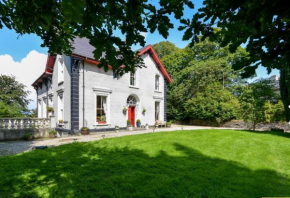 Beautiful 6 Bedroom Period House